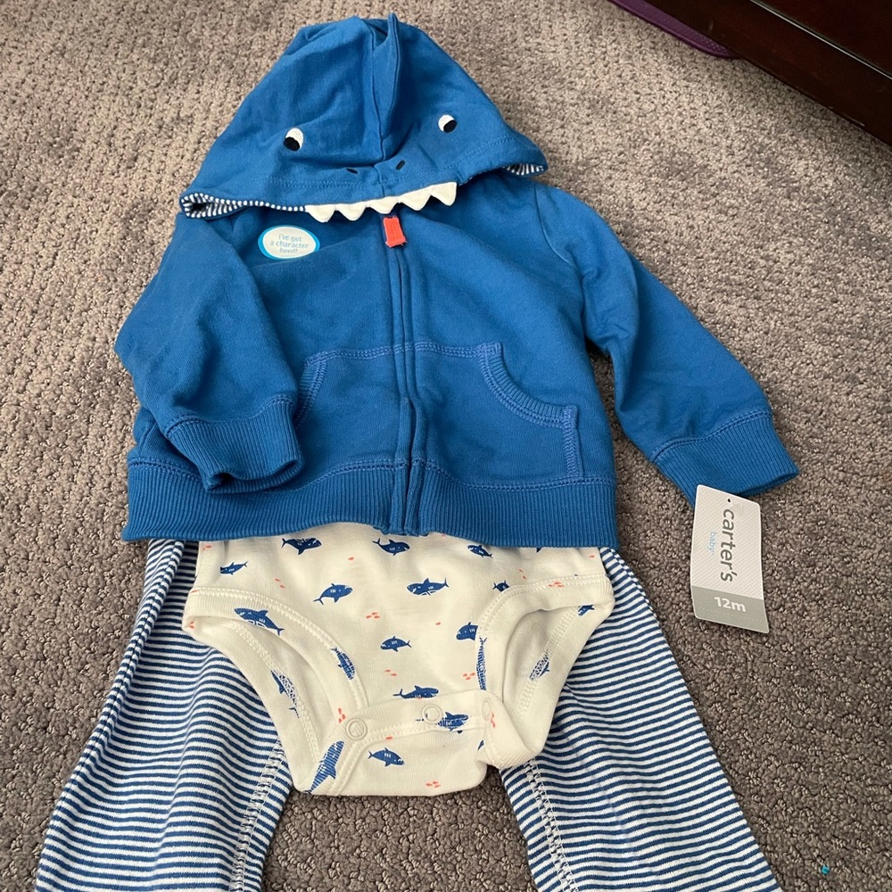 NWT 12M Carter’s set
